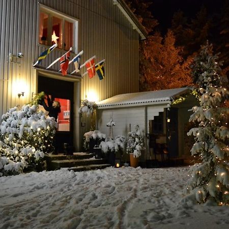 Soedra Bergets Vandrarhem Sundsvall Bagian luar foto